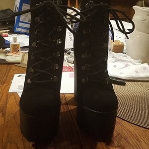 Platform ankle boots